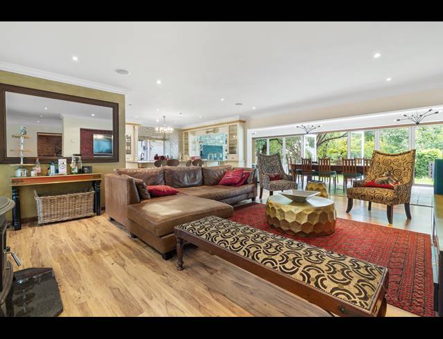 5 BEDROOM HOUSE FOR SALE IN BRYANSTON
